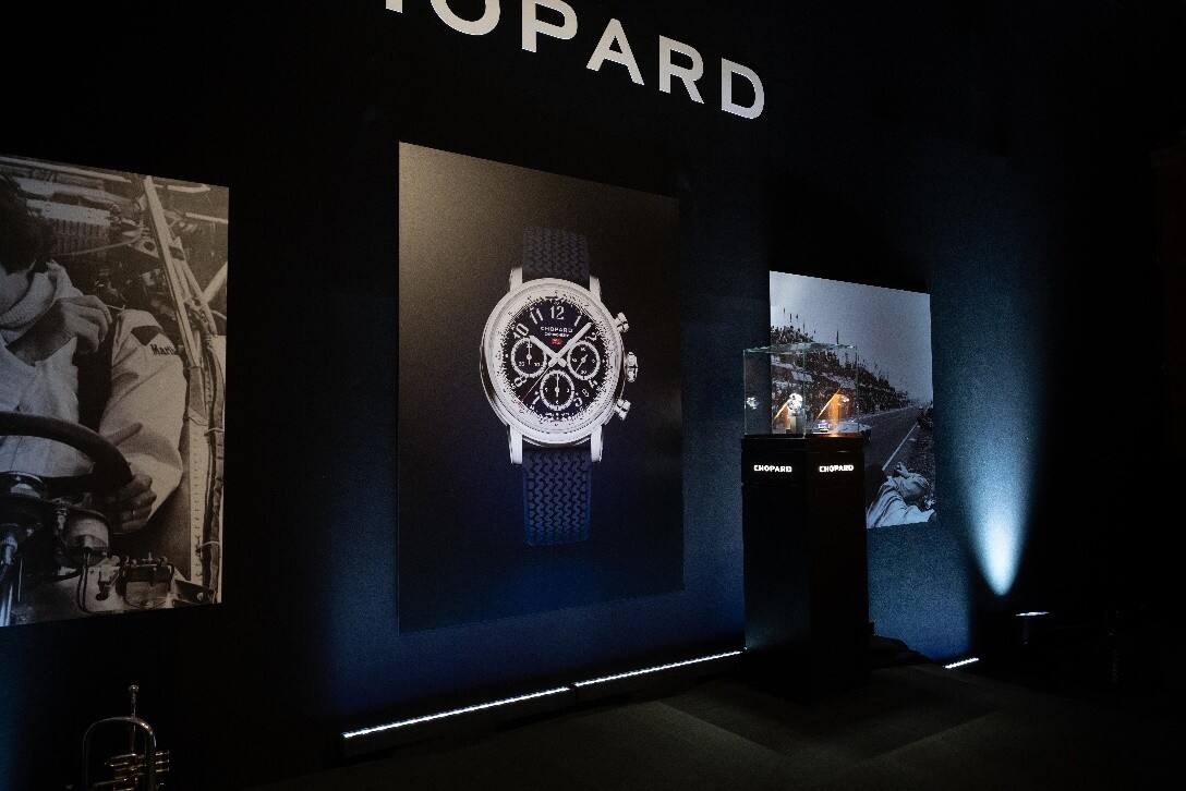 Chopard蕭邦聯(lián)合總裁卡爾-弗雷德里克·舍費(fèi)爾攜手傳奇賽車手杰克·埃克斯共同揭曉全新創(chuàng)意合作成果 Mille Miglia Classic Chronograph JX7腕表