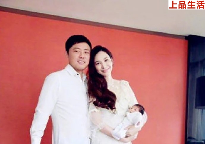 吳佩慈與男友紀(jì)曉波未婚